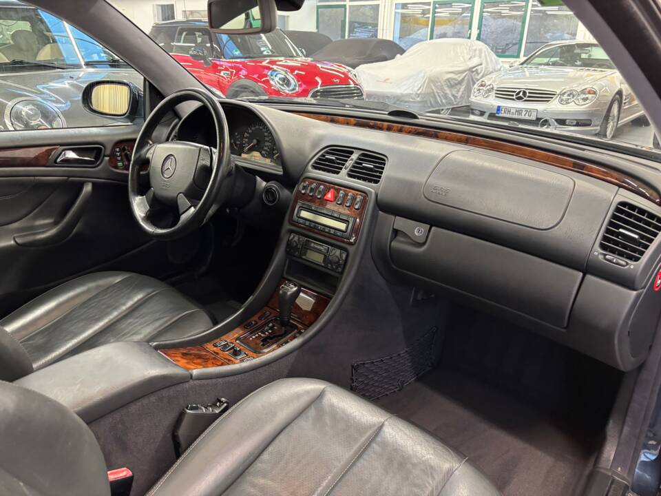 Imagen 14/16 de Mercedes-Benz CLK 430 (1999)