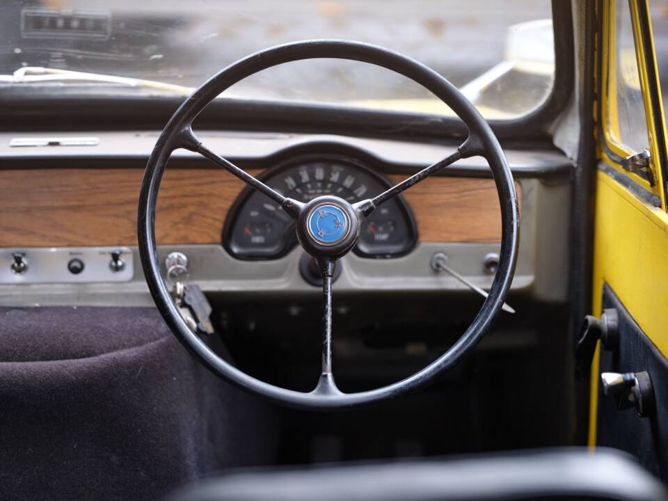 Bild 31/32 von Reliant Regent Van 10cwt (1969)