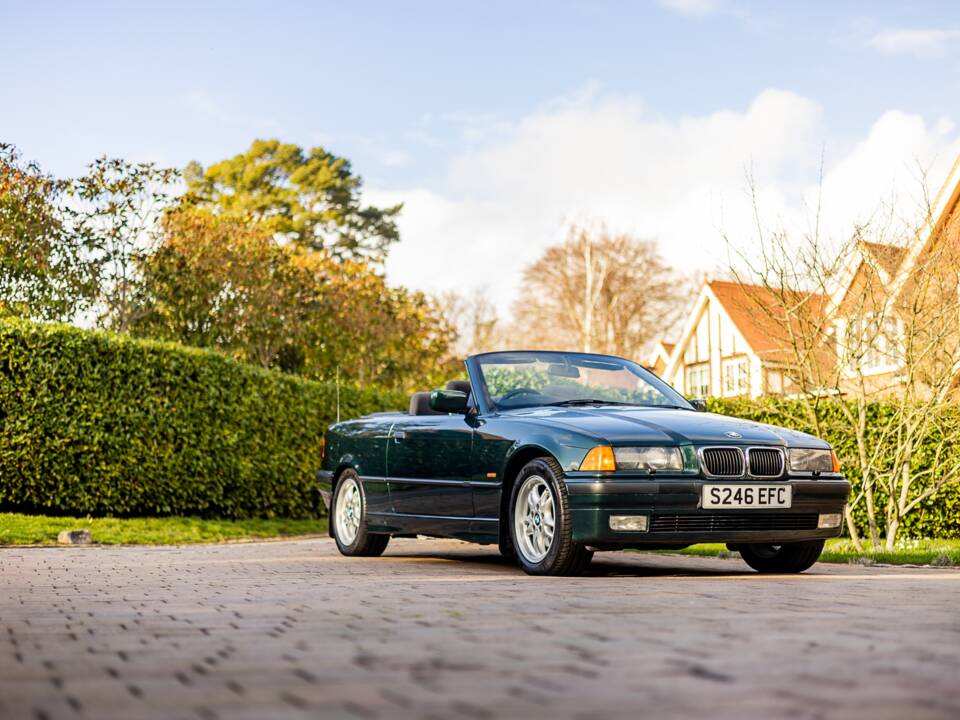 Image 17/49 of BMW 328i (1998)