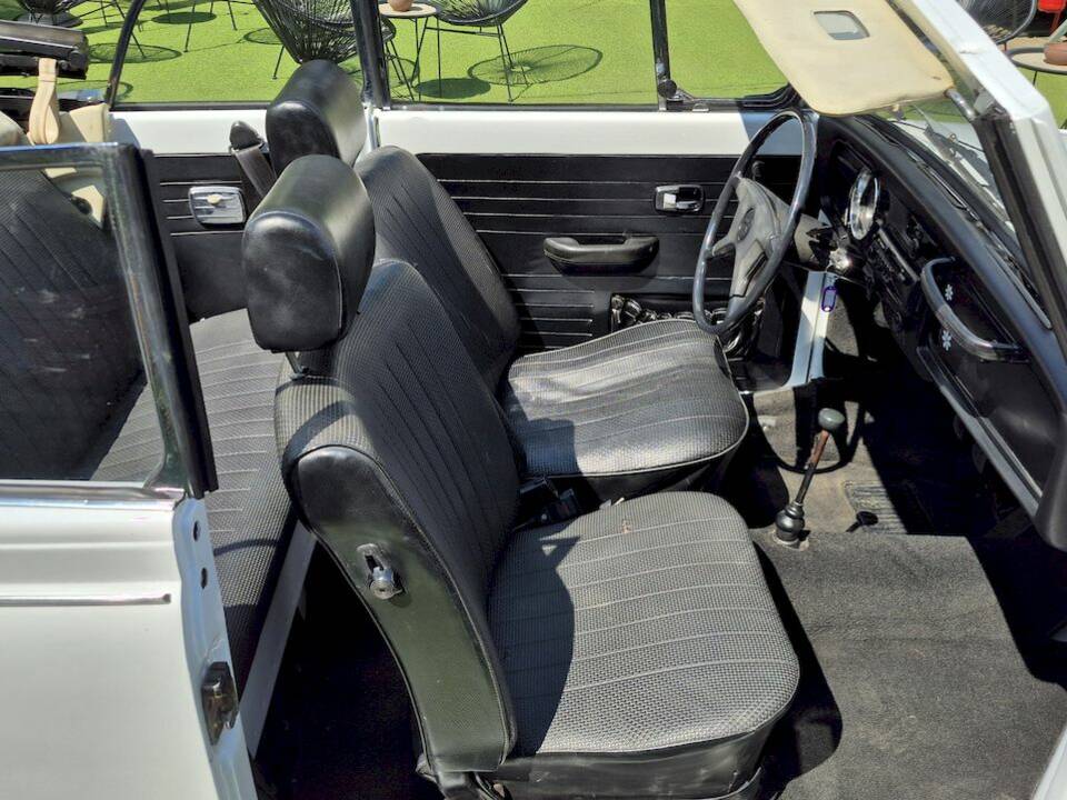 Image 42/73 of Volkswagen Beetle 1300 (1972)