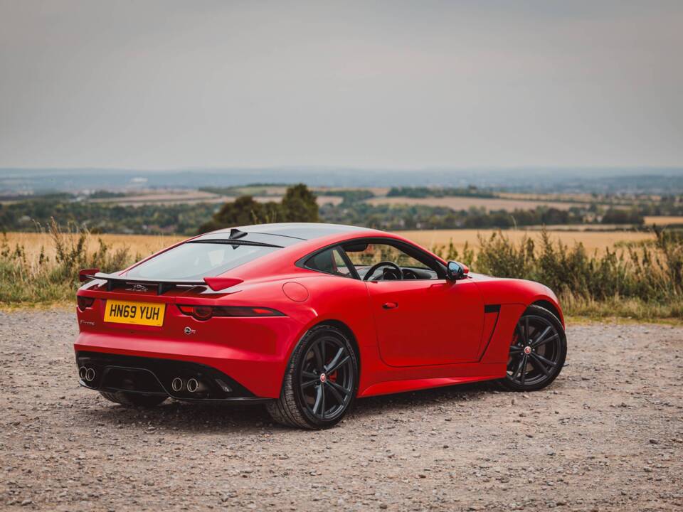 Image 3/8 de Jaguar F-Type SVR (2019)