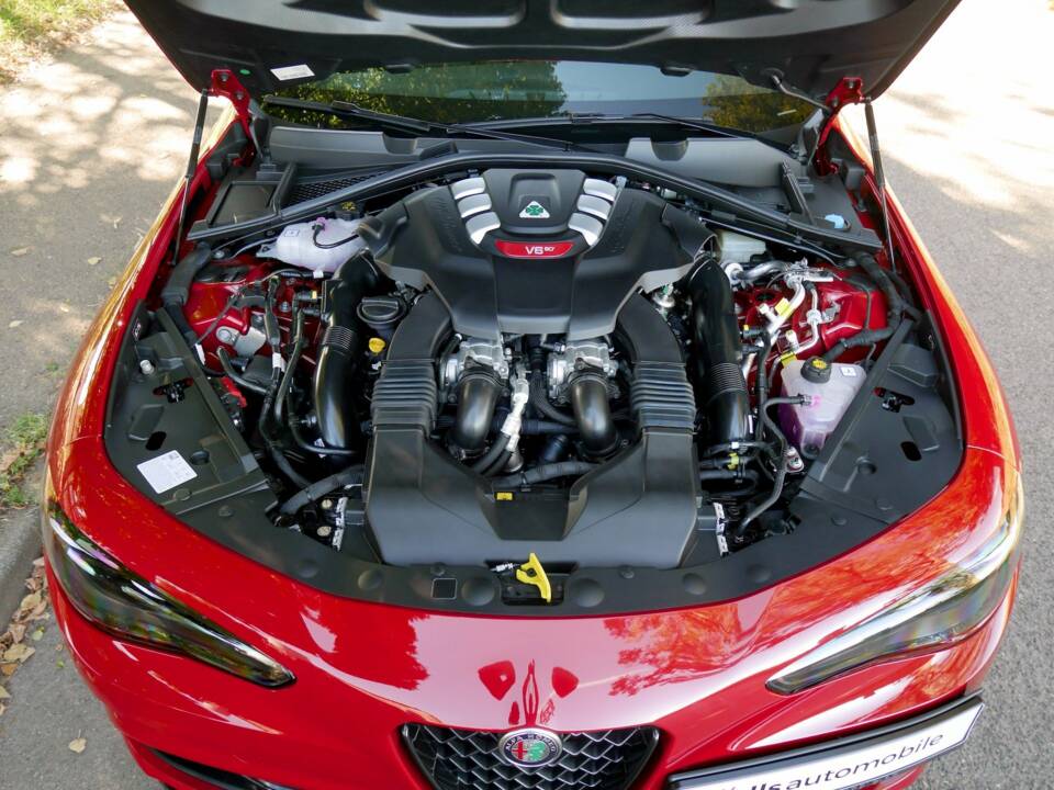 Bild 38/40 von Alfa Romeo Giulia Quadrifoglio (1900)