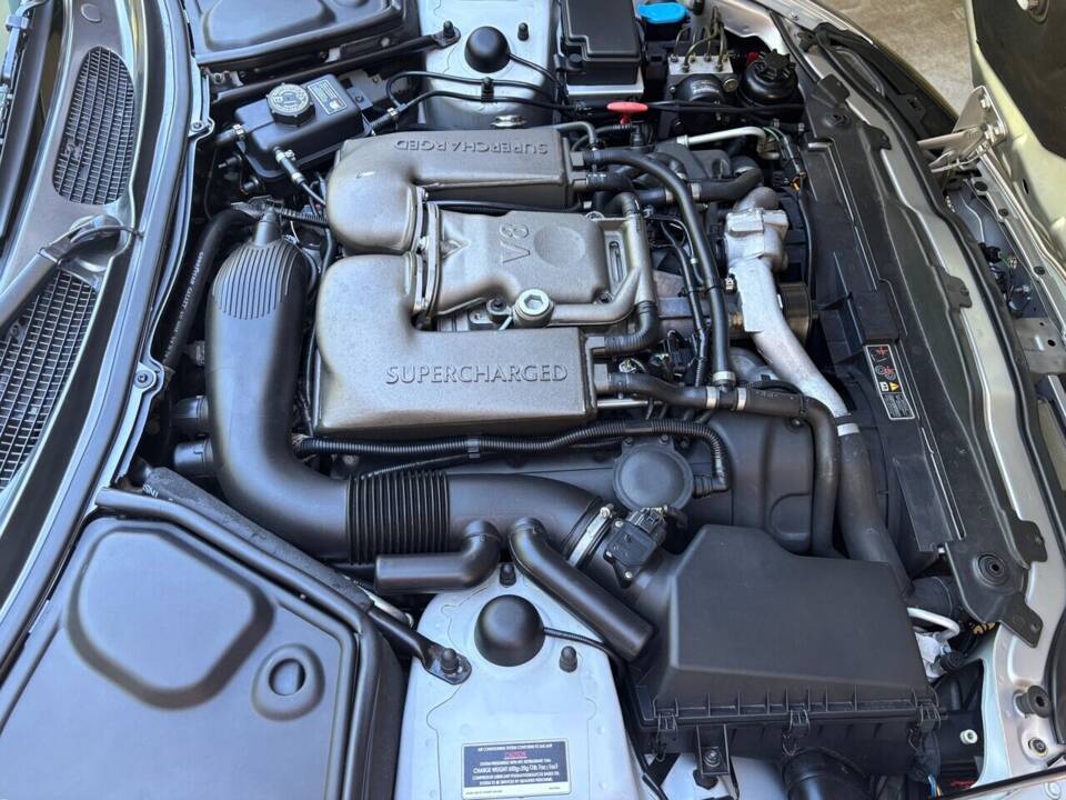 Image 21/28 de Jaguar XKR (2002)
