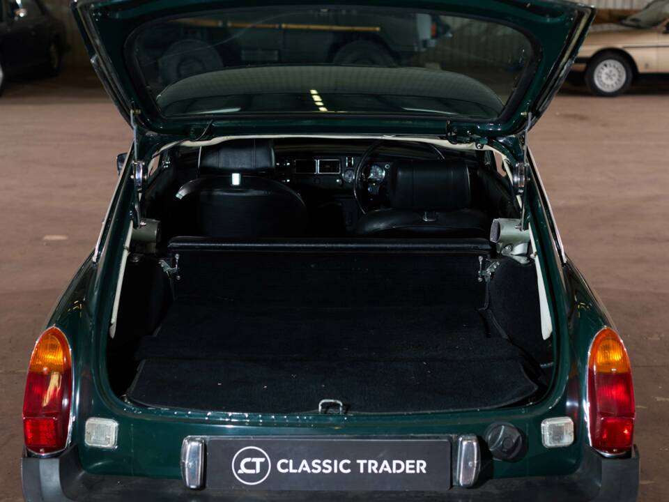 Bild 35/38 von MG MGB GT (1975)