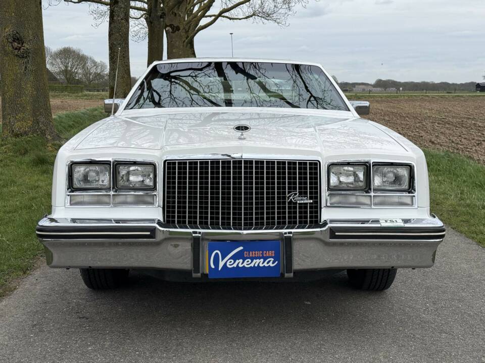 Bild 2/26 von Buick Riviera Coupe (1983)