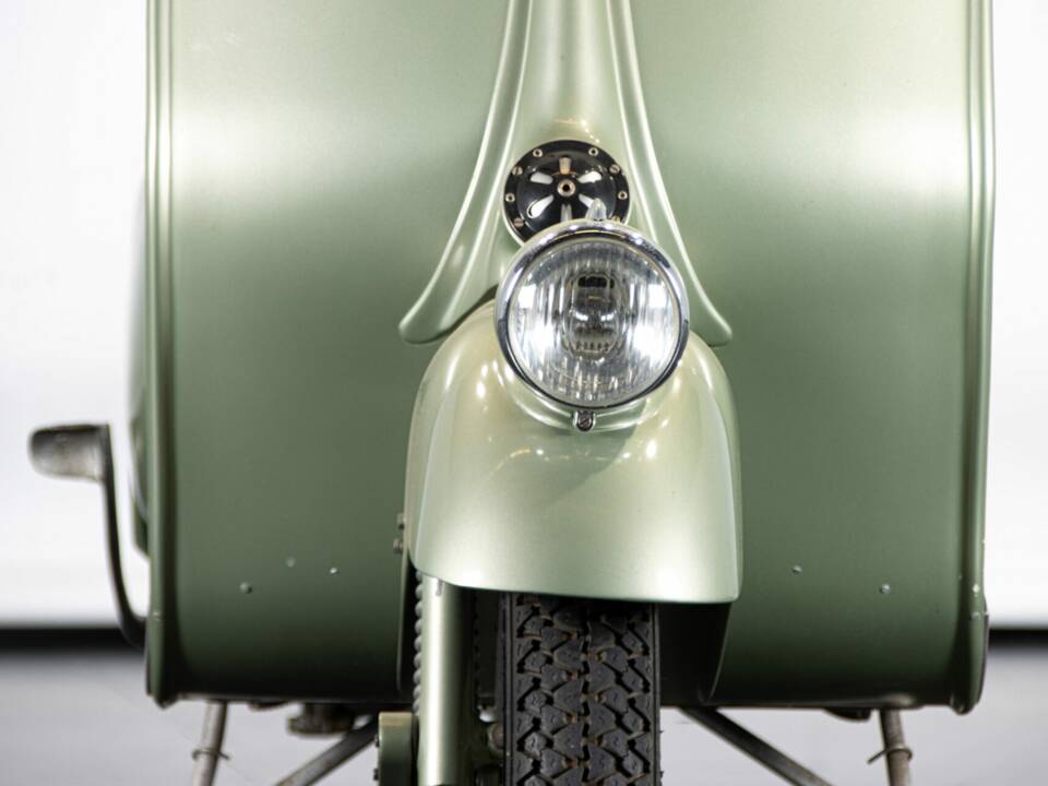 Immagine 40/50 di Piaggio Vespa 125 (1950)