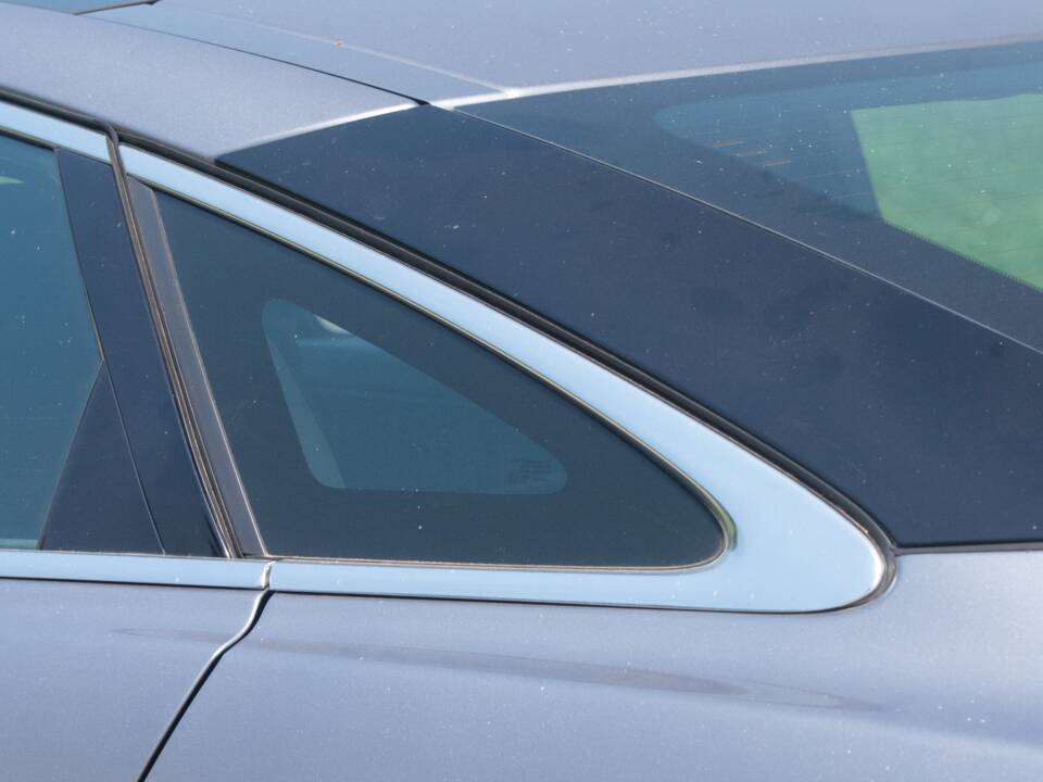 Image 28/50 of Jaguar XJ 5.0 (2011)