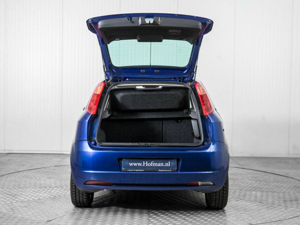 Bild 41/50 von FIAT Grande Punto 1.4 (2009)