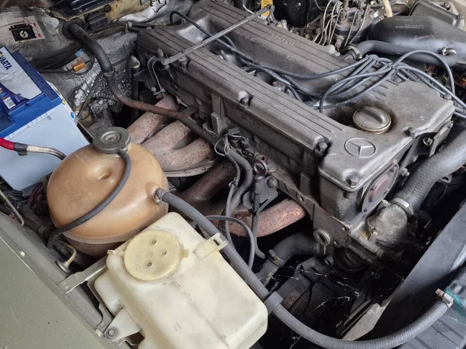 Image 14/15 de Mercedes-Benz 280 SLC (1980)