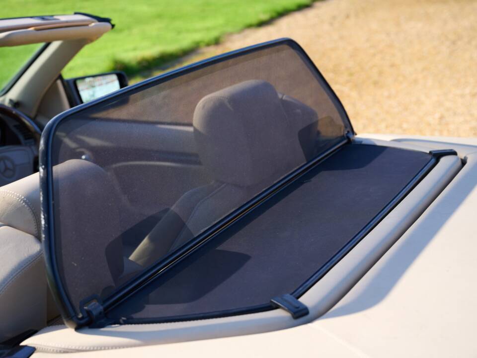 Image 47/50 of Mercedes-Benz SL 280 (1996)