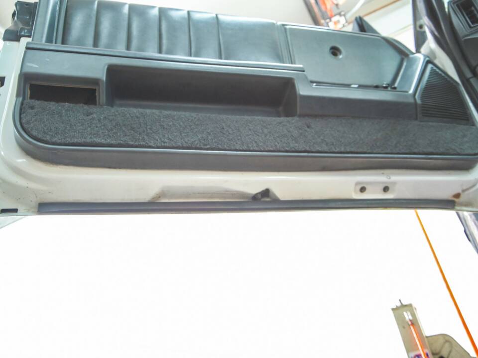 Bild 45/50 von Chrysler Le Baron 2.5 Turbo (1988)