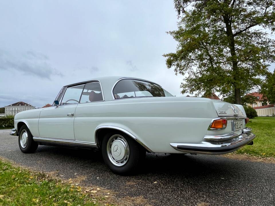 Image 15/75 of Mercedes-Benz 280 SE 3,5 (1971)