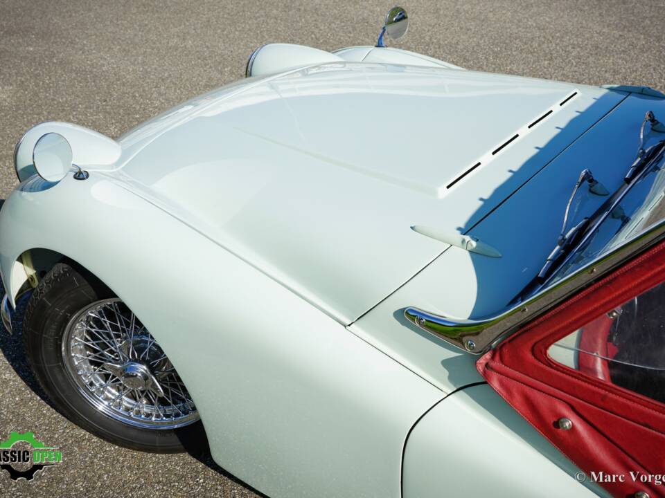 Image 25/45 of Triumph TR 2 (1954)