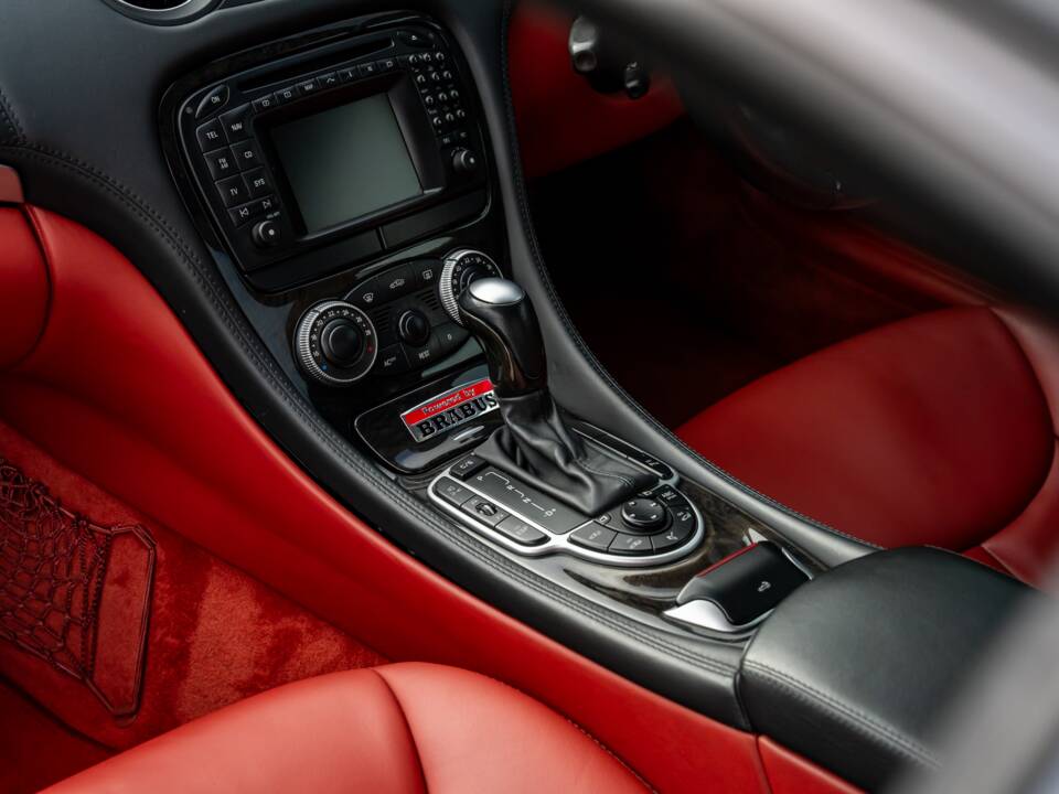 Image 14/47 of Mercedes-Benz SL 600 (2004)