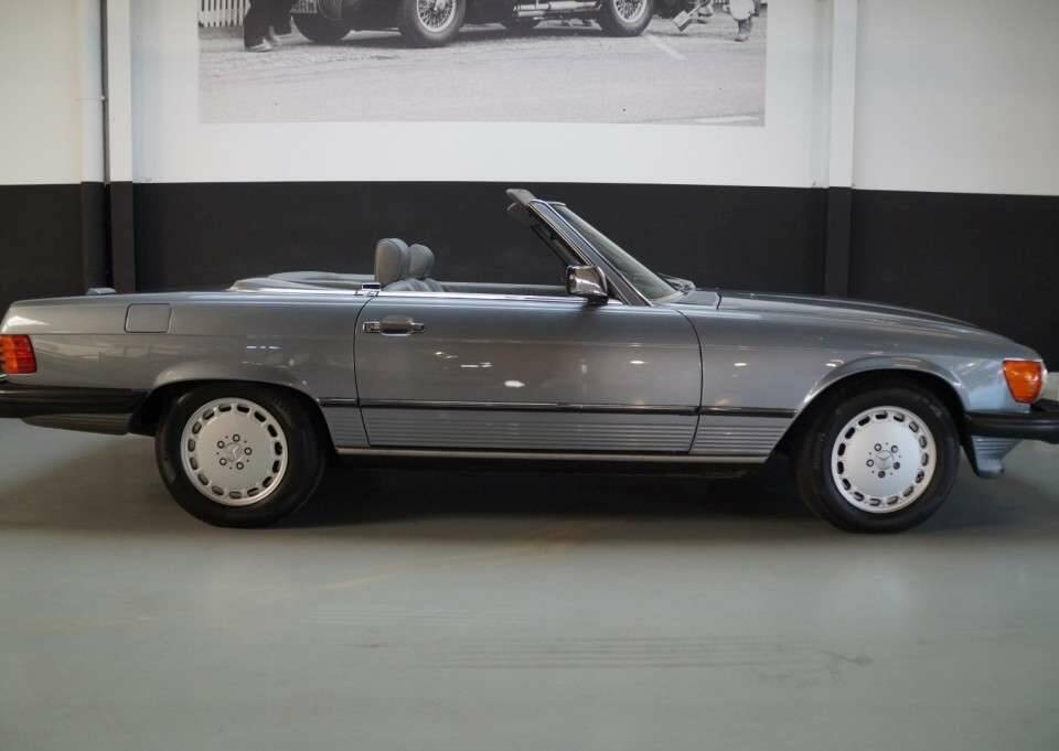 Bild 3/50 von Mercedes-Benz 560 SL (1989)