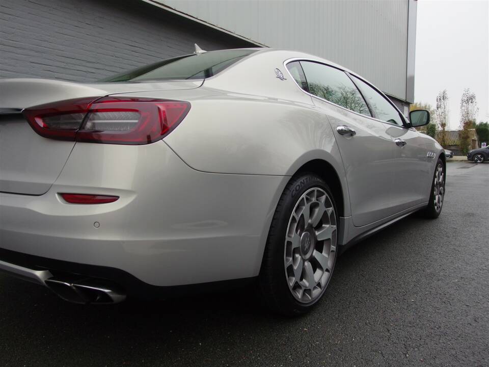 Image 18/90 of Maserati Quattroporte GTS (2013)