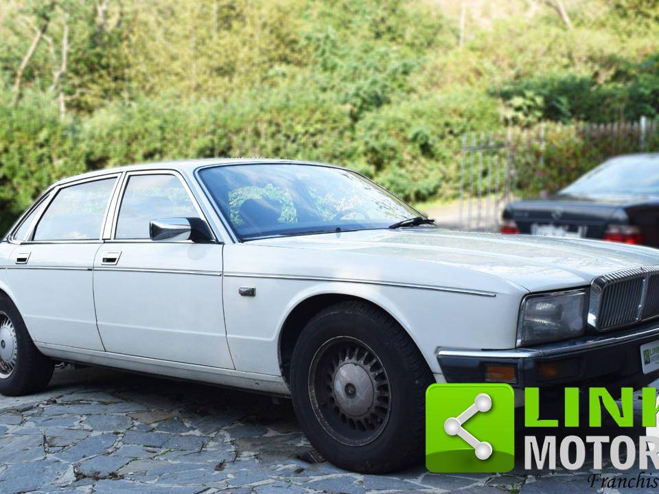 Bild 8/9 von Daimler XJ 6 4.0 (1990)