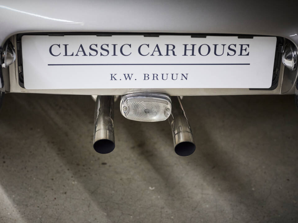 Immagine 58/99 di Jaguar E-Type 3.8 (1964)