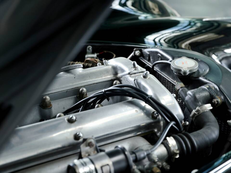 Image 25/47 de Jaguar XK 120 FHC (1954)