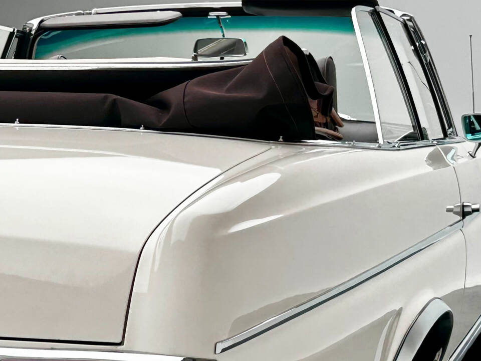 Bild 4/11 von Mercedes-Benz 220 SE b (1963)