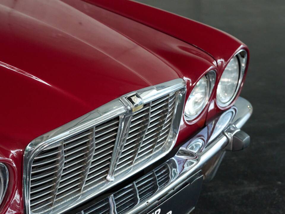 Bild 24/50 von Jaguar XJ 6 L 4.2 (1974)