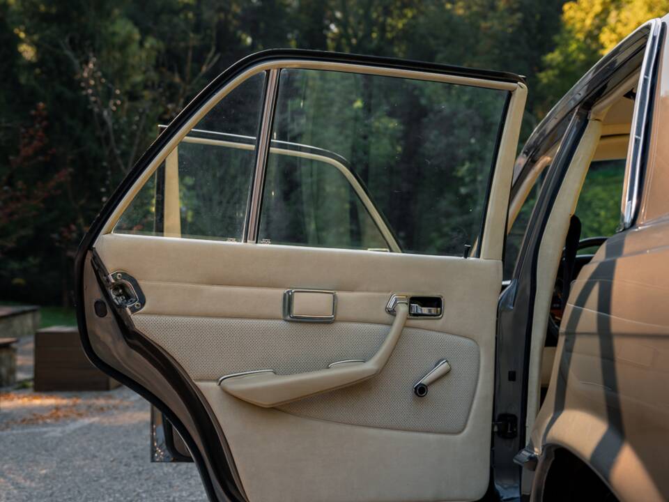 Bild 44/105 von Mercedes-Benz 280 S (1972)