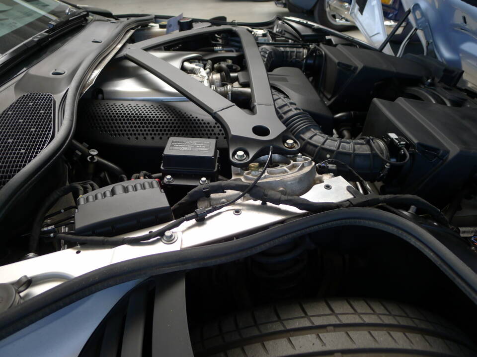 Image 2/37 of Aston Martin DB 11 V12 (2020)