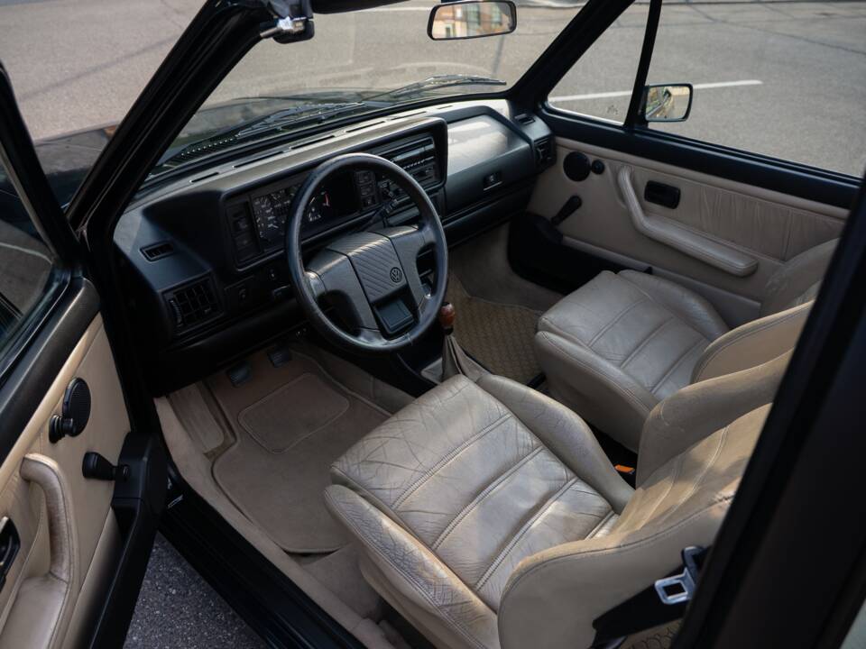 Bild 30/40 von Volkswagen Golf Mk I Convertible 1.8 (1991)