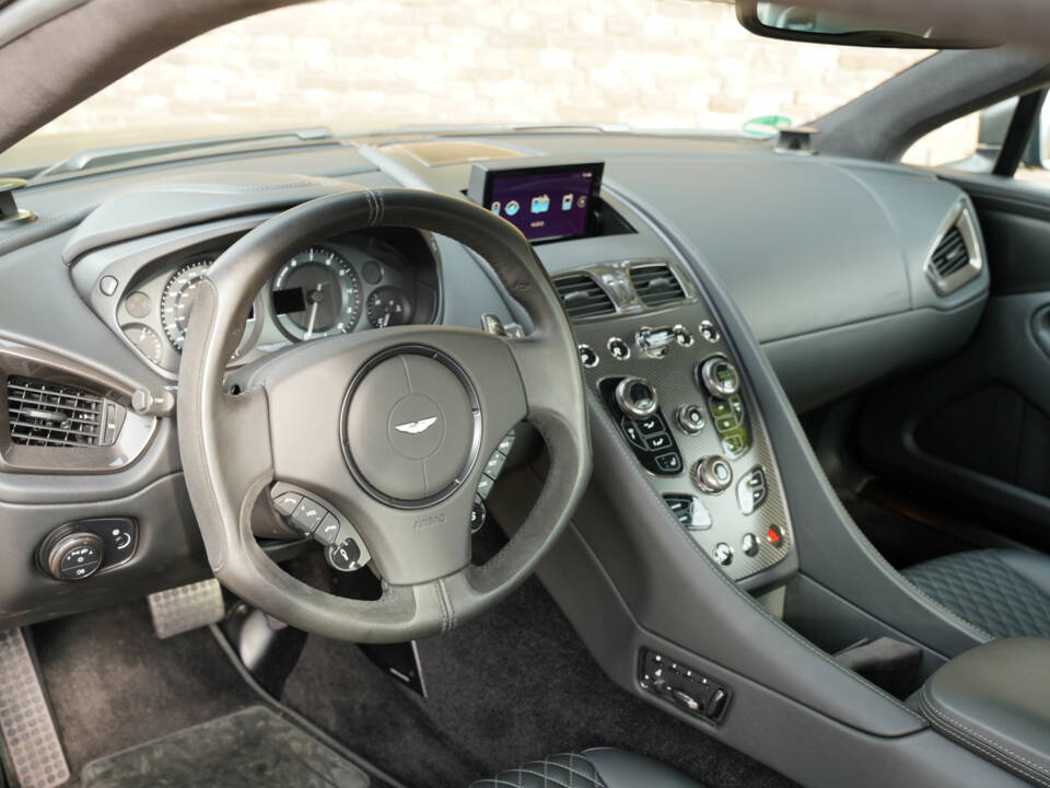 Immagine 17/50 di Aston Martin Vanquish (2017)