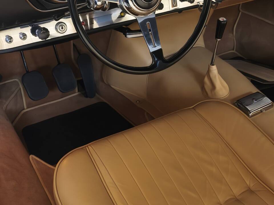 Image 5/10 of Maserati 3500 GT Spyder Vignale (1962)