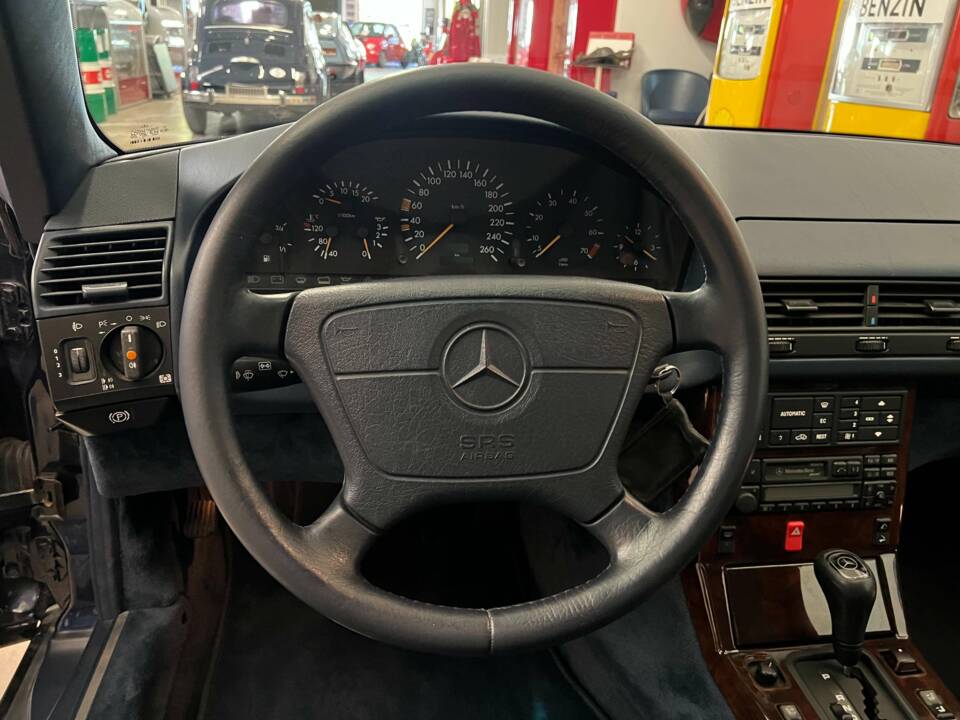 Image 9/21 de Mercedes-Benz SL 280 (1995)