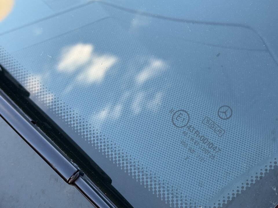 Immagine 11/75 di Mercedes-Benz 230 E (1992)