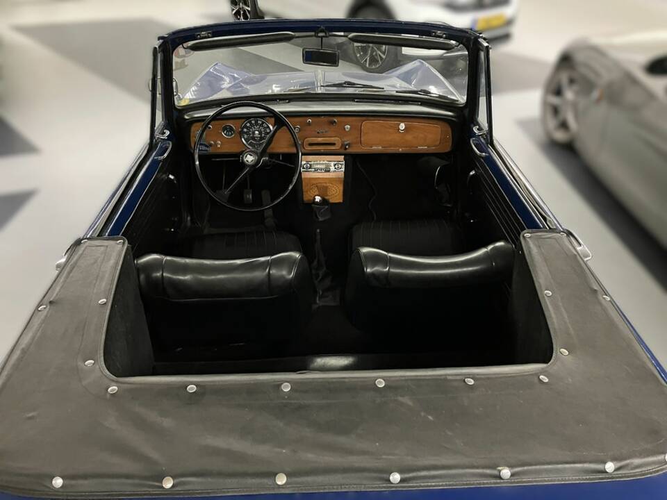 Image 6/8 de Triumph Herald 1200 (1970)