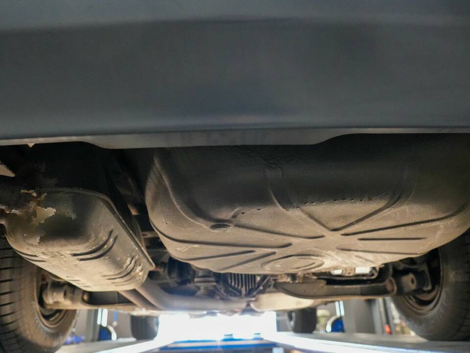 Image 29/41 of Mercedes-Benz 560 SEC (1990)