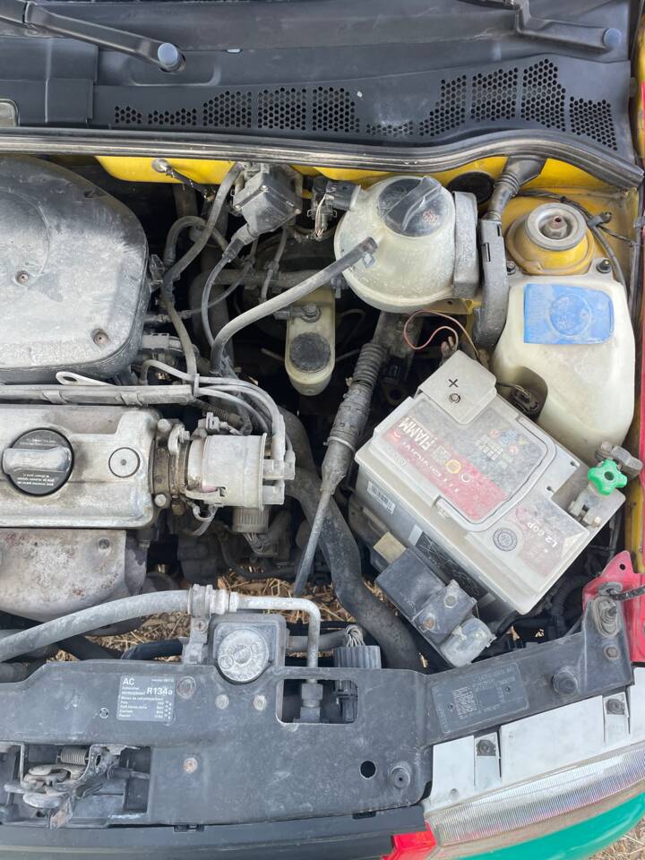 Afbeelding 14/39 van Volkswagen Polo III 1.6 Harlekin (1996)