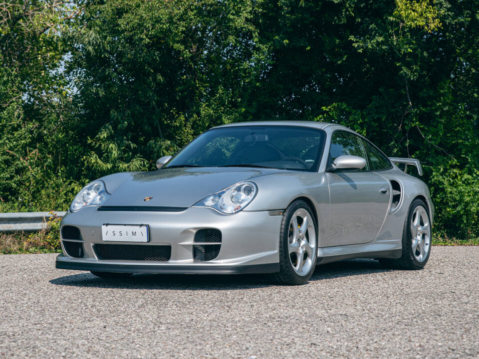 Image 2/80 de Porsche 911 GT2 (2001)