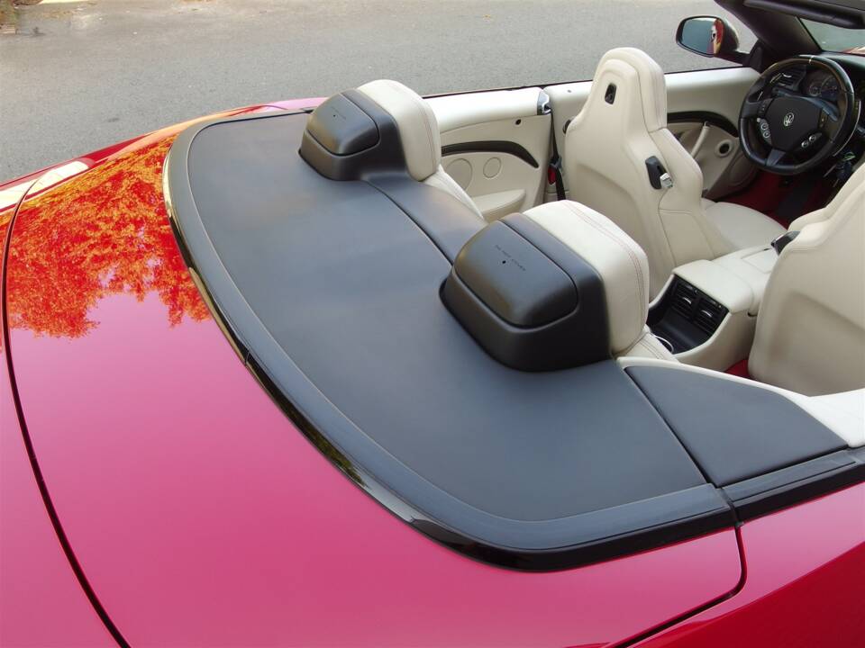 Image 42/99 of Maserati GranCabrio Sport (2015)