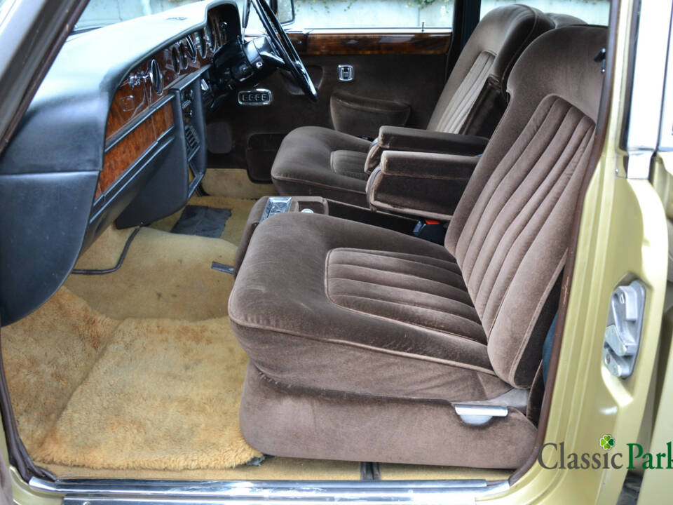 Image 24/50 of Rolls-Royce Silver Shadow II (1978)