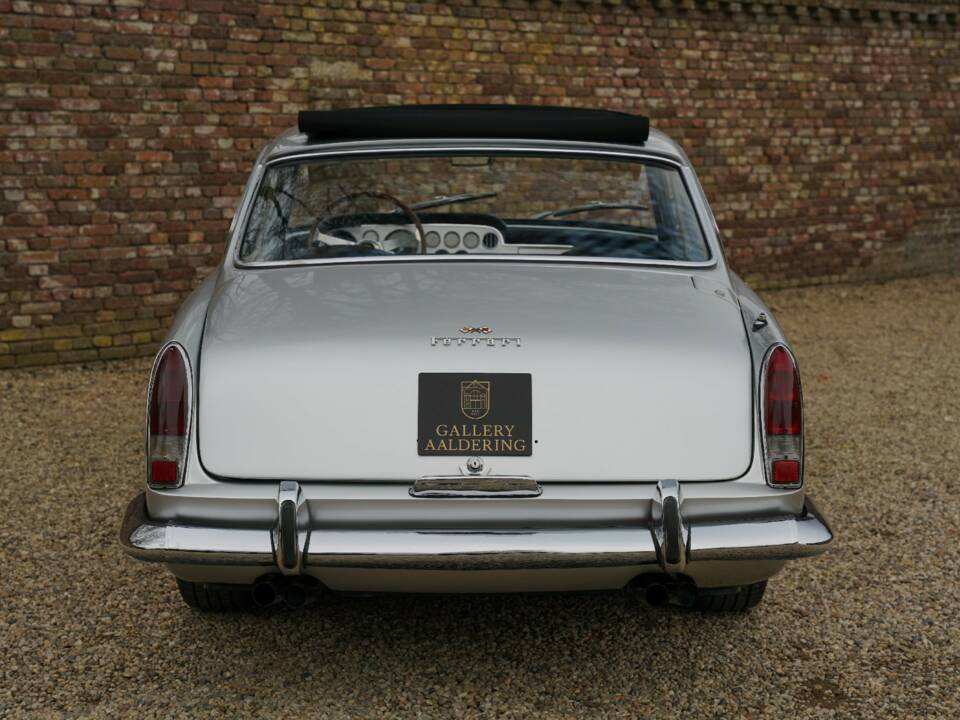 Image 6/50 of Ferrari 250 GT/E (1964)