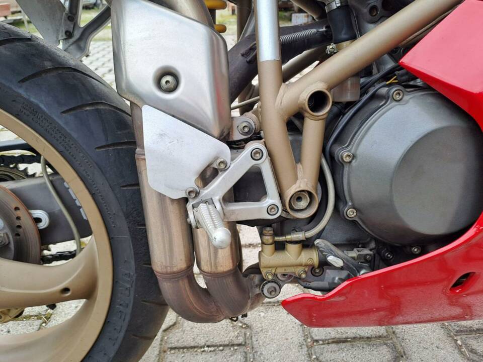 Immagine 25/37 di Ducati 748 S (2000)
