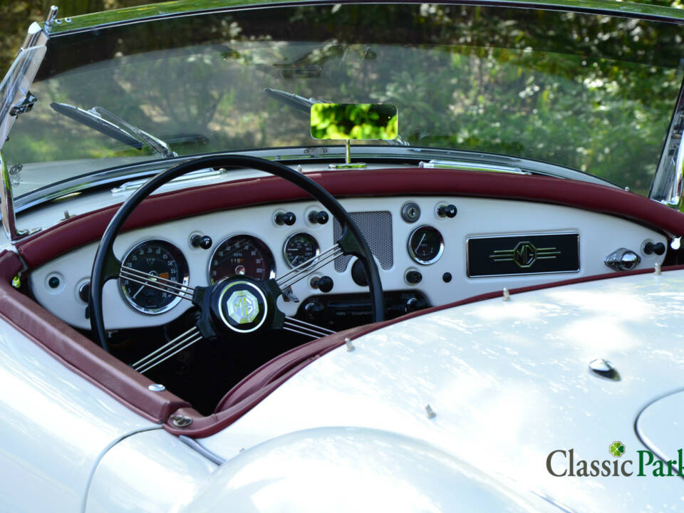 Image 31/50 of MG MGA 1600 (1960)