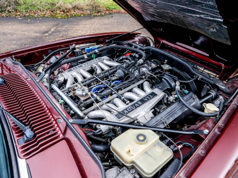 Image 30/45 of Jaguar XJS 5.3 V12 (1993)