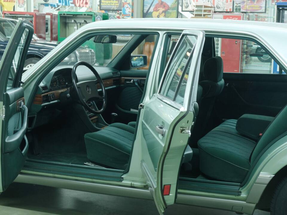 Bild 42/50 von Mercedes-Benz 300 SE (1986)