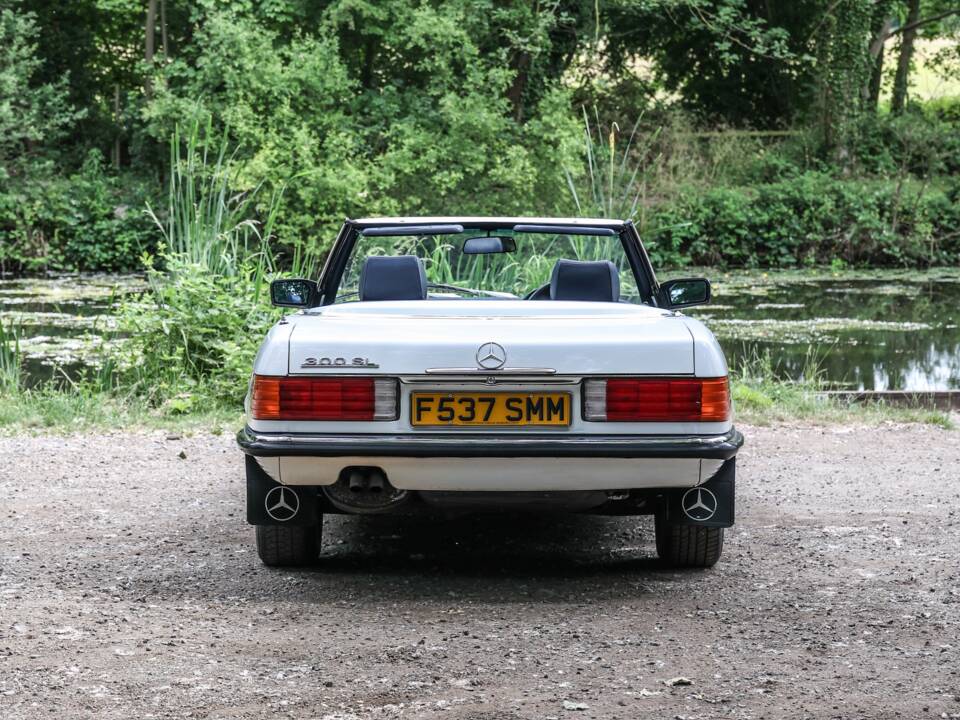 Image 17/43 of Mercedes-Benz 300 SL (1989)