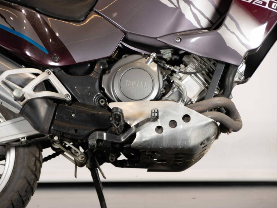 Image 26/50 of Yamaha XTZ 750 SuperTéneré (1990)