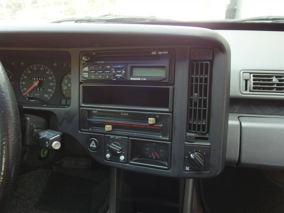Image 66/93 de Volvo 480 ES (1995)