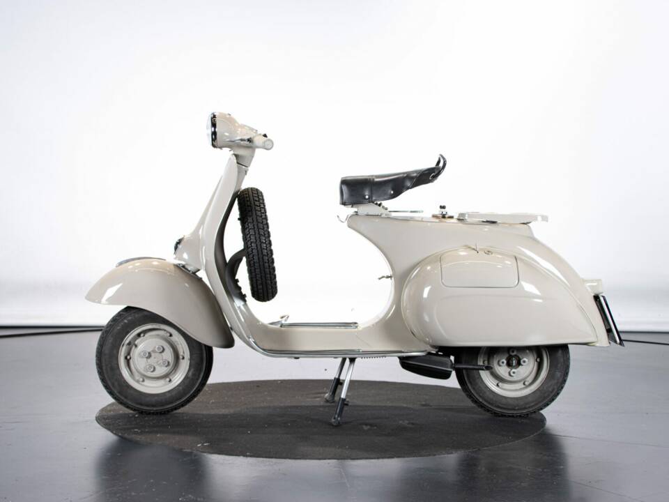 Image 1/50 de Piaggio Vespa 125 (1959)