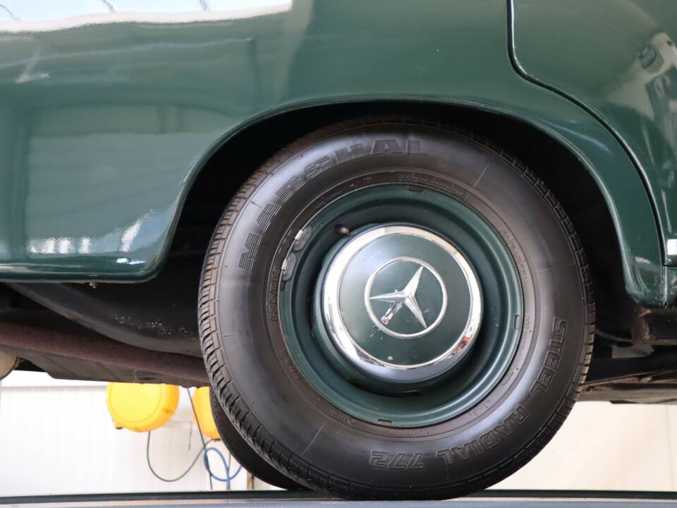 Image 37/50 of Mercedes-Benz 180 D (1958)
