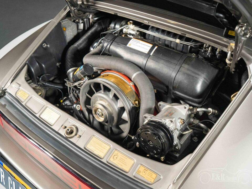 Image 18/19 of Porsche 911 SC 3.0 (1983)