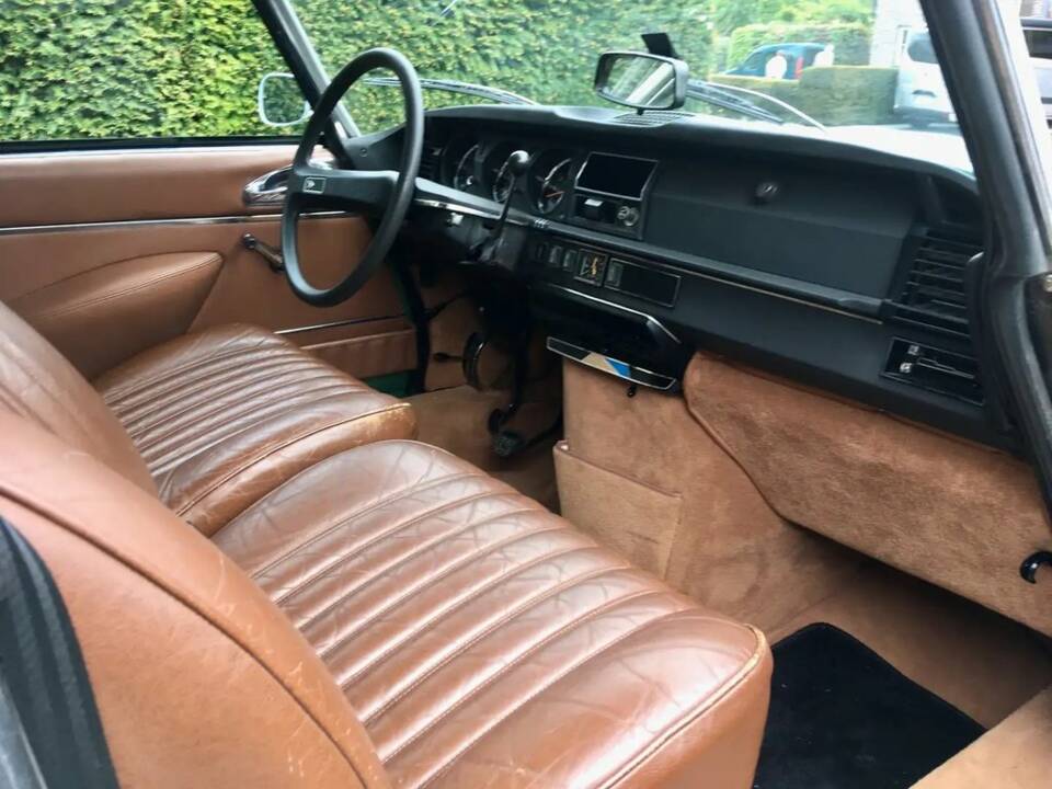 Image 6/8 of Citroën DS 21 IE Pallas (1972)
